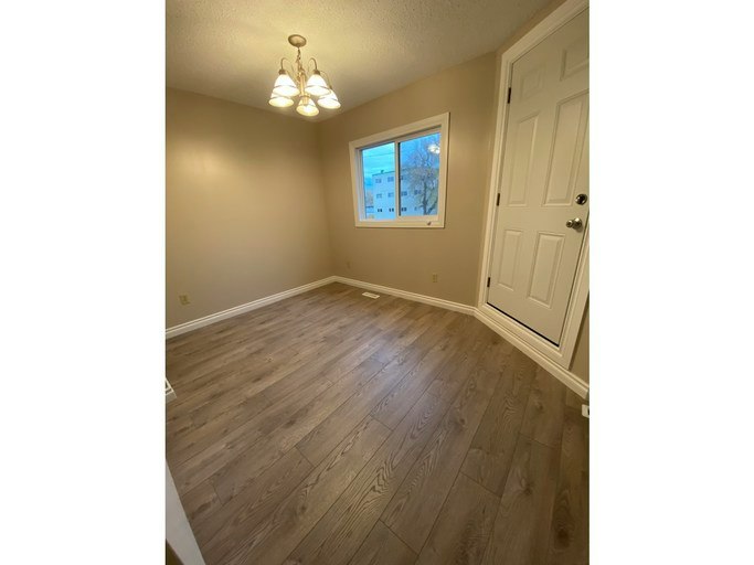 1300 12 Avenue SW, Moose Jaw, SK, S6H 6N6 - 4