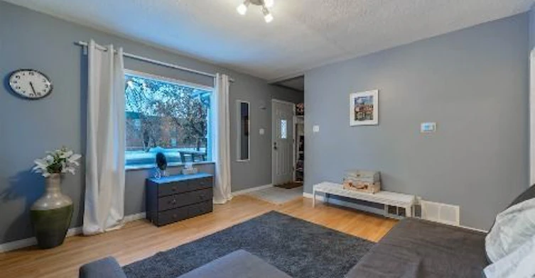 10509 University Avenue, Edmonton, AB, T6E 1L2 - 3