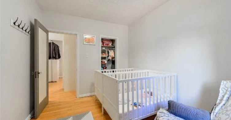 10509 University Avenue, Edmonton, AB, T6E 1L2 - 4