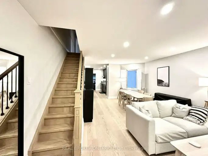 149 Wheeler Avenue, Toronto, ON, M4L 3V5 - 9
