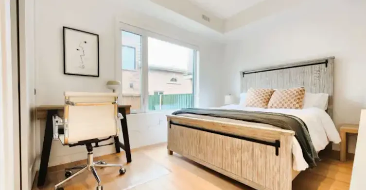 106 Lappin Avenue, Toronto, ON, M6H 1Y4 - 4