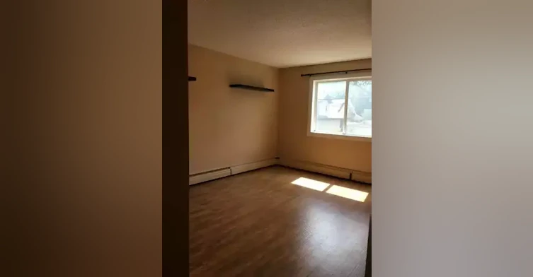 8149 111 Street Northwest, Edmonton, AB, T6G 2P1 - 9