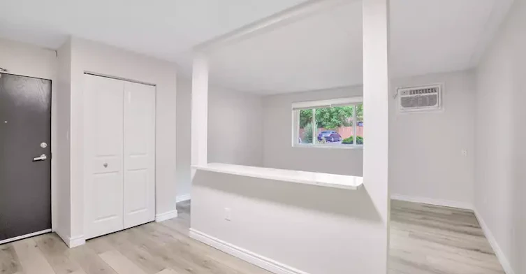 3155 Sandwich Street, Windsor, ON, N9C 1A7 - 2