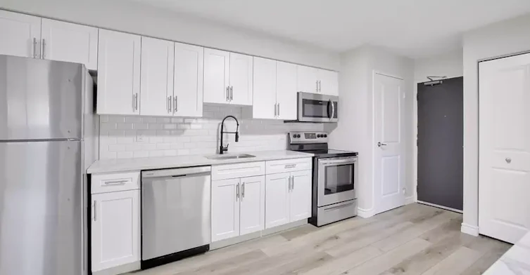 3155 Sandwich Street, Windsor, ON, N9C 1A7