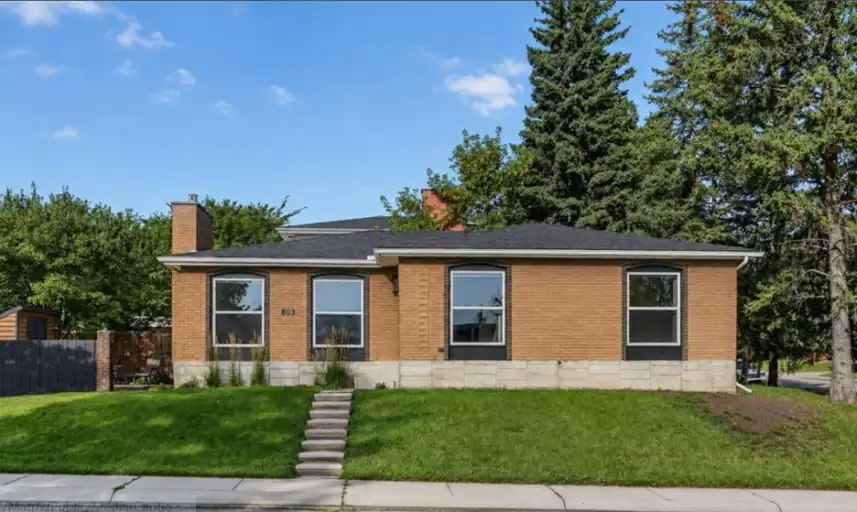 803 Canford Crescent Southwest, Calgary, AB, T2W 1L2 - 2