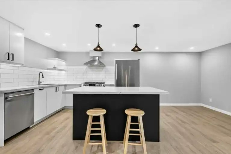 803 Canford Crescent Southwest, Calgary, AB, T2W 1L2