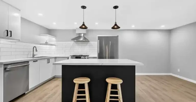 803 Canford Crescent Southwest, Calgary, AB, T2W 1L2