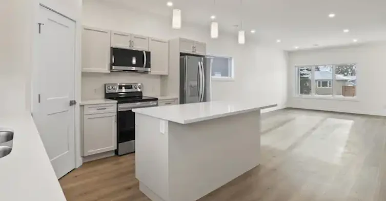267 Devon Avenue, Winnipeg, MB, R2G 0C4 - 3