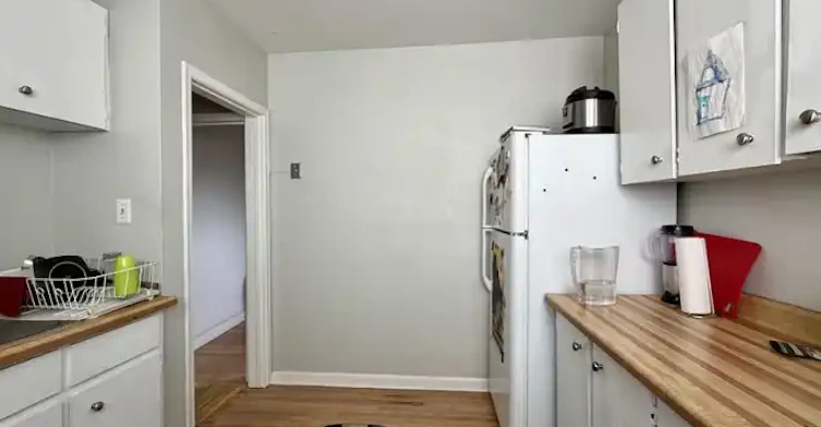 36 Balsam Avenue, Toronto, ON, M4E 3B4 - 4