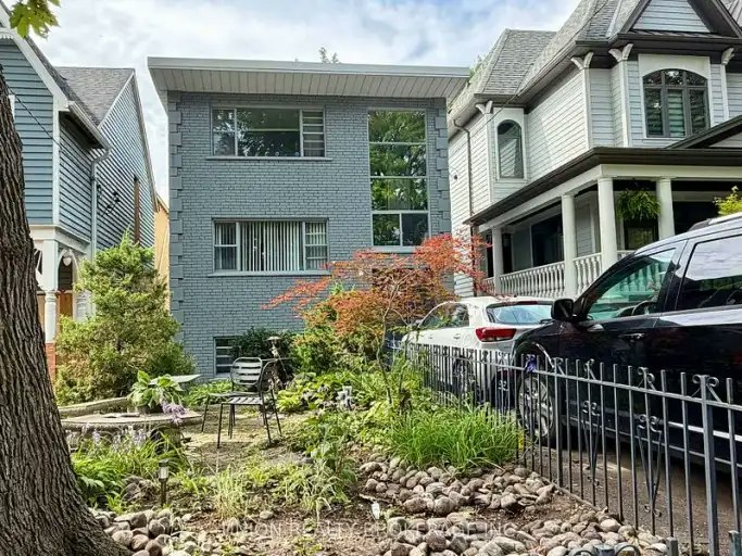 36 Balsam Avenue, Toronto, ON, M4E 3B4 - 6