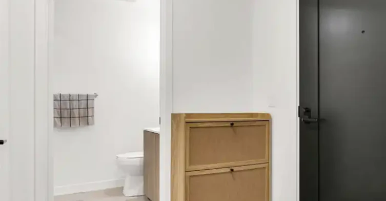 123 Portland Street, Toronto, ON, M5V 0V9 - 3