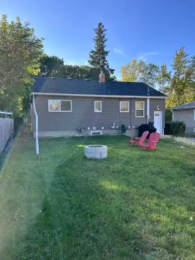 8619 77 Street Northwest, Edmonton, AB, T6C 2L9 - 2