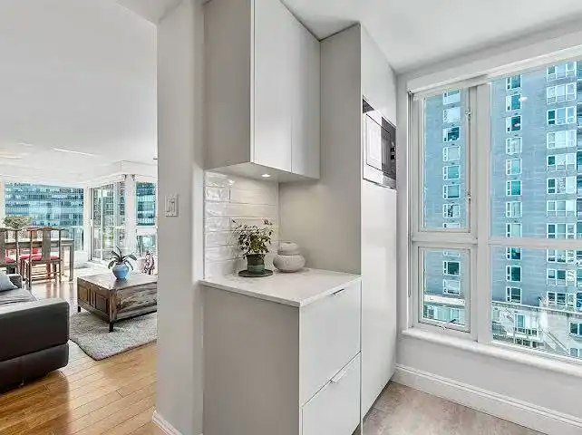535 Nicola Street, Vancouver, BC, V6G 3G2 - 4