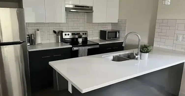 10836 73 Avenue Northwest, Edmonton, AB, T6E 1C7 - 4