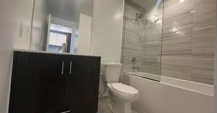 180 Front Street East, Toronto, ON, M5A 0A9 - 4