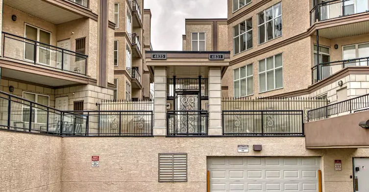 4831 104a Street Northwest, Edmonton, AB, T6H 0R5 - 2