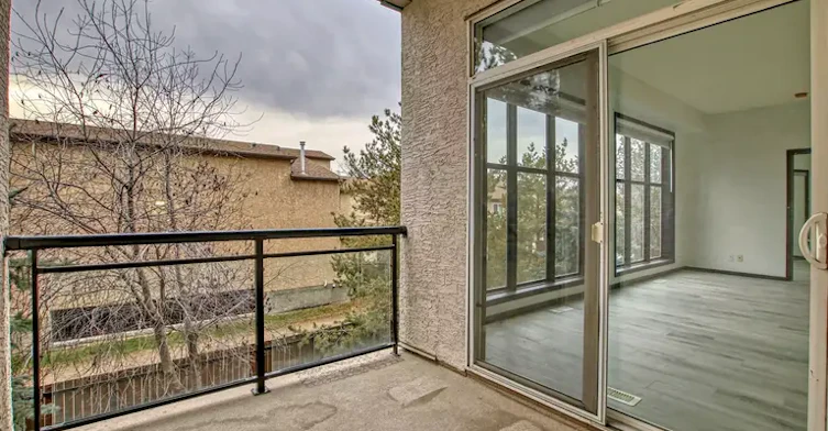 4831 104a Street Northwest, Edmonton, AB, T6H 0R5 - 9