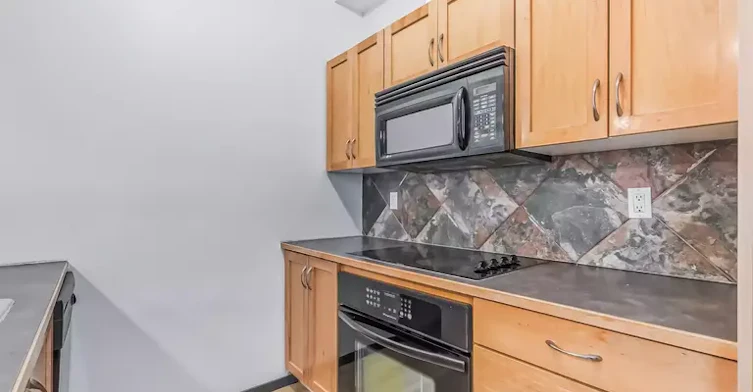 4831 104a Street Northwest, Edmonton, AB, T6H 0R5 - 16