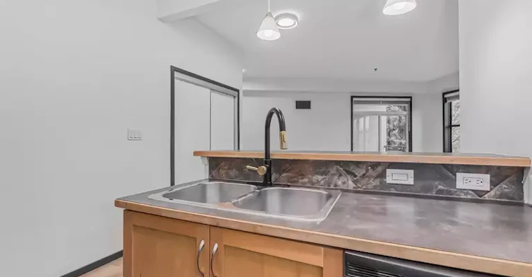 4831 104a Street Northwest, Edmonton, AB, T6H 0R5 - 18