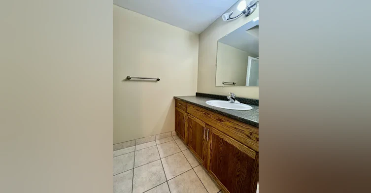 5137 49 Avenue, Vegreville, AB, T9C 1M6 - 8