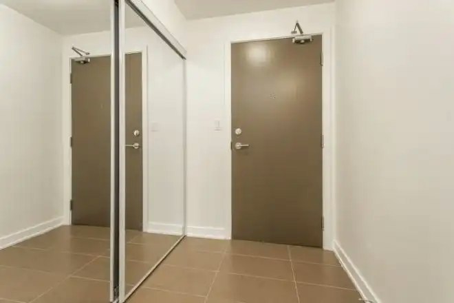 4065 Brickstone Mews, Mississauga, ON, L5B 0G3 - 2