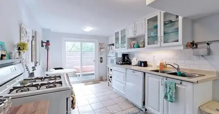 81 Tiverton Avenue, Toronto, ON, M4M 2M1 - 7
