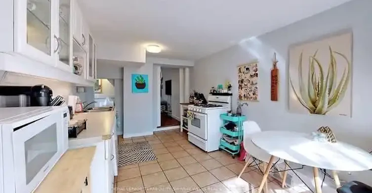 81 Tiverton Avenue, Toronto, ON, M4M 2M1 - 8
