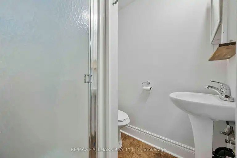 806 Logan Avenue, Toronto, ON, M4K 3E1 - 11