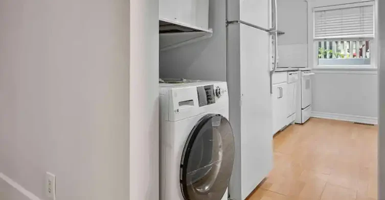 806 Logan Avenue, Toronto, ON, M4K 3E1 - 5