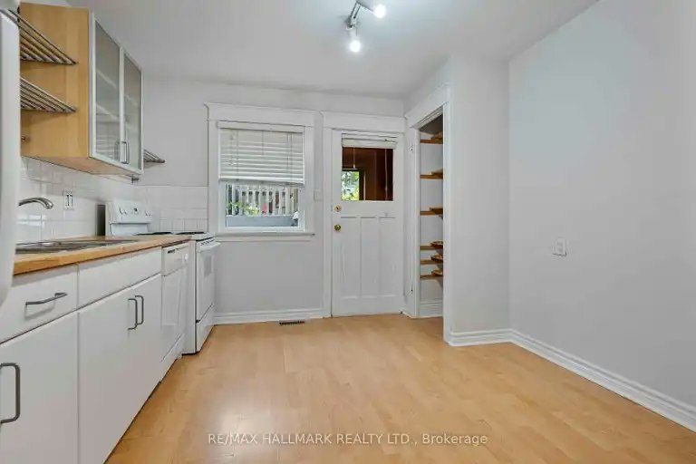 806 Logan Avenue, Toronto, ON, M4K 3E1 - 3