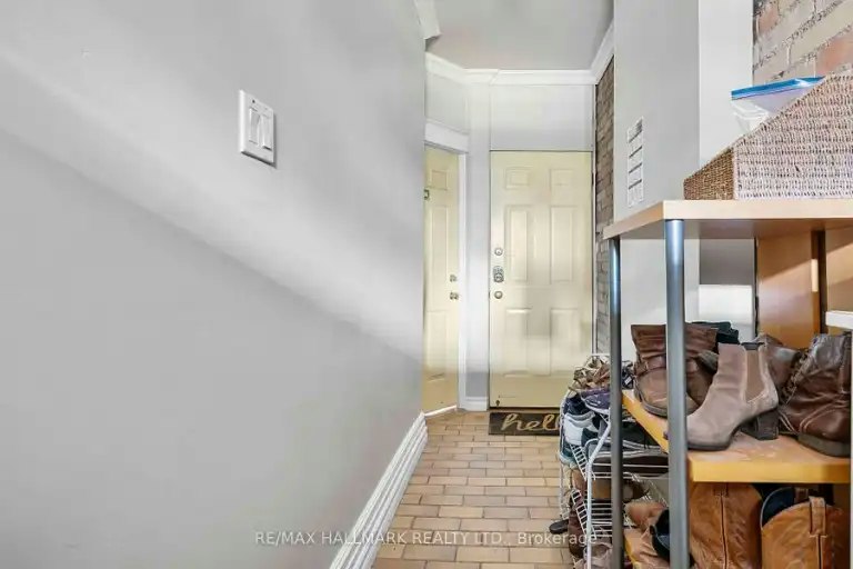806 Logan Avenue, Toronto, ON, M4K 3E1 - 15