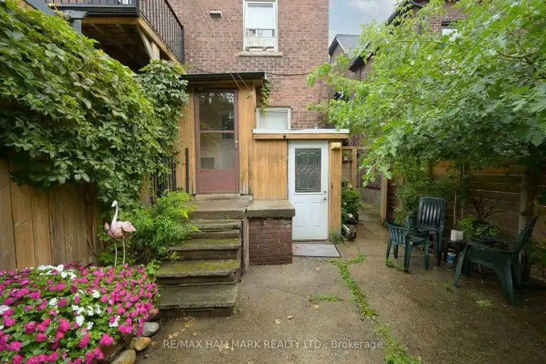 806 Logan Avenue, Toronto, ON, M4K 3E1 - 2