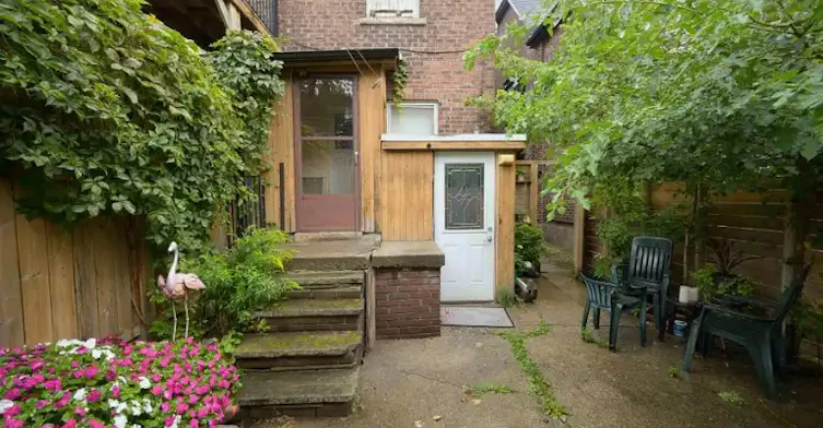 806 Logan Avenue, Toronto, ON, M4K 3E1 - 2
