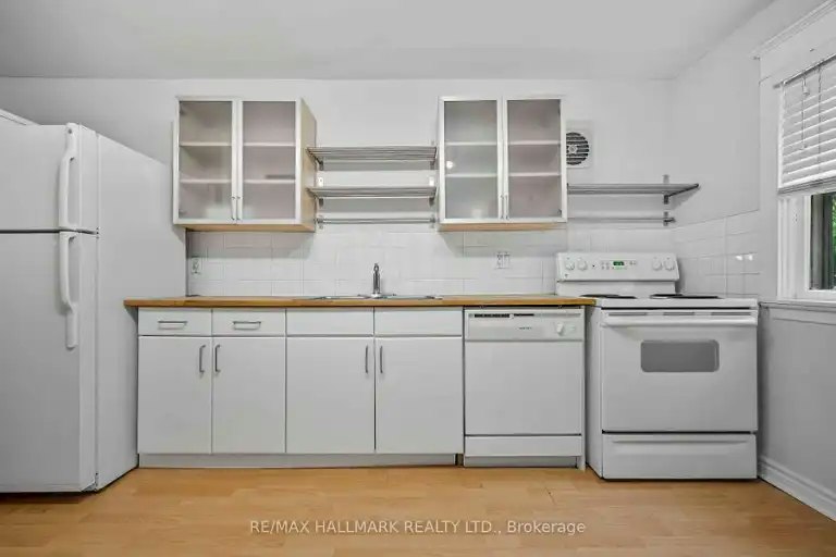 806 Logan Avenue, Toronto, ON, M4K 3E1 - 6