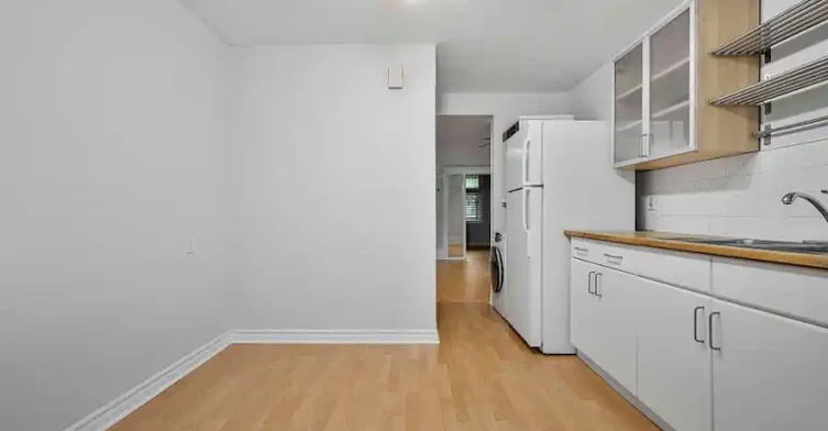 806 Logan Avenue, Toronto, ON, M4K 3E1 - 14