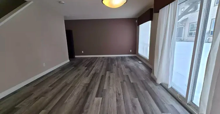 12050 17 Avenue SW, Edmonton, AB, T6W 1X4 - 2
