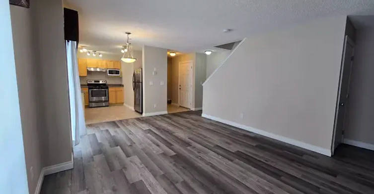 12050 17 Avenue SW, Edmonton, AB, T6W 1X4 - 4