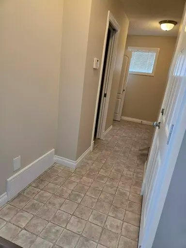 12050 17 Avenue SW, Edmonton, AB, T6W 1X4 - 5