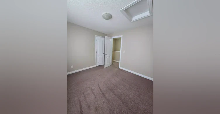 12050 17 Avenue SW, Edmonton, AB, T6W 1X4 - 9