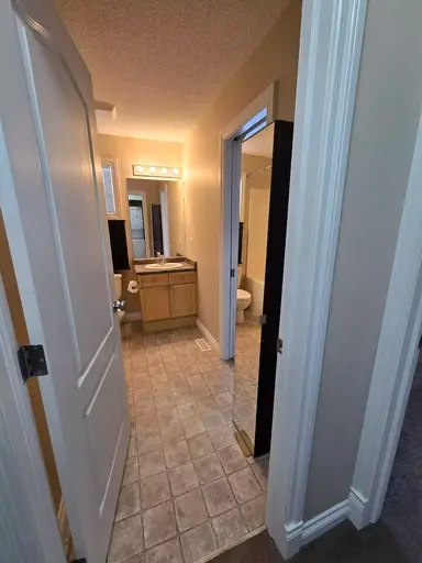 12050 17 Avenue SW, Edmonton, AB, T6W 1X4 - 12