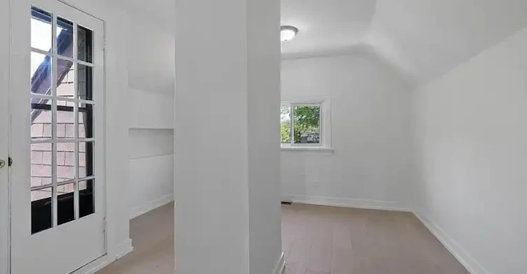1968 Queen Street East, Toronto, ON, M4L 1H8 - 3