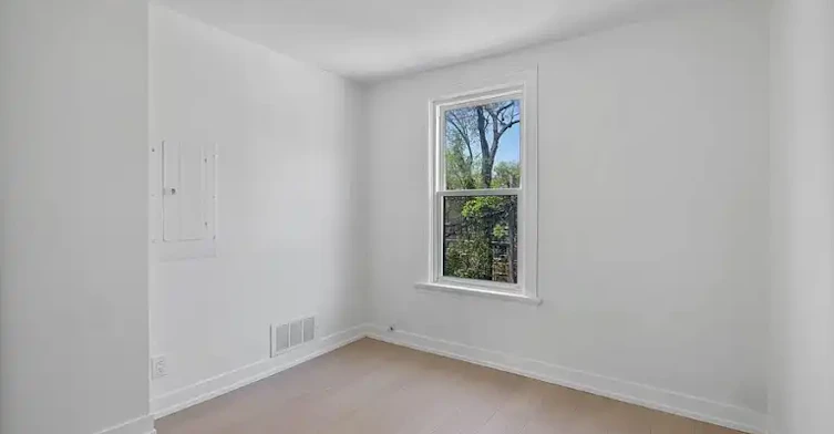 1968 Queen Street East, Toronto, ON, M4L 1H8 - 10