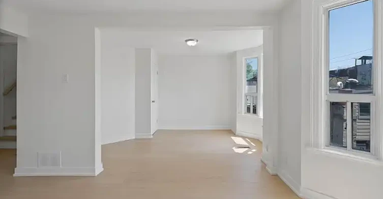 1968 Queen Street East, Toronto, ON, M4L 1H8 - 7