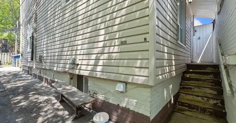 1968 Queen Street East, Toronto, ON, M4L 1H8 - 9