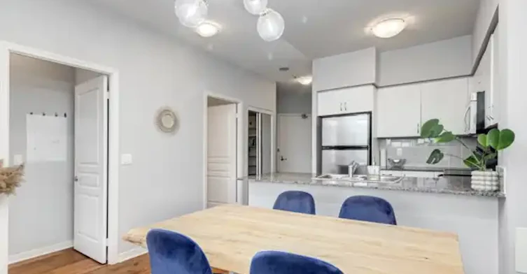 2230 Lake Shore Boulevard West, Toronto, ON - 10