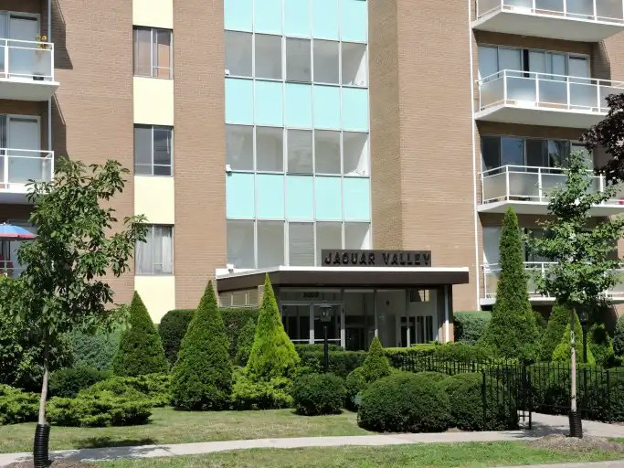 3089 Jaguar Valley Drive, Mississauga, ON, L5A 2J1 - 3