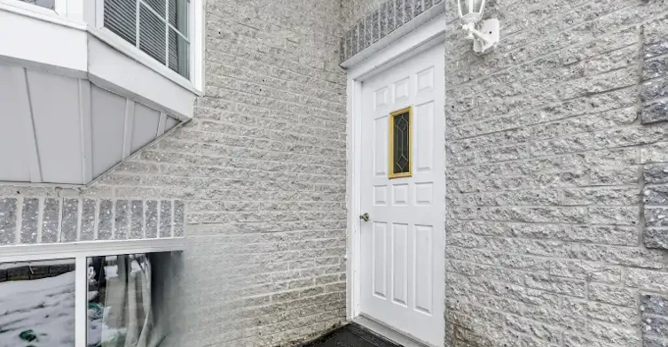 45 Assiniboine Drive, Ottawa, ON, K2E 5R8 - 2