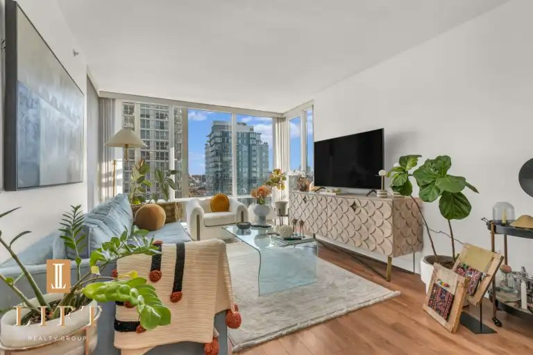 1438 Richards Street, Vancouver, BC, V6Z 3B8 - 8