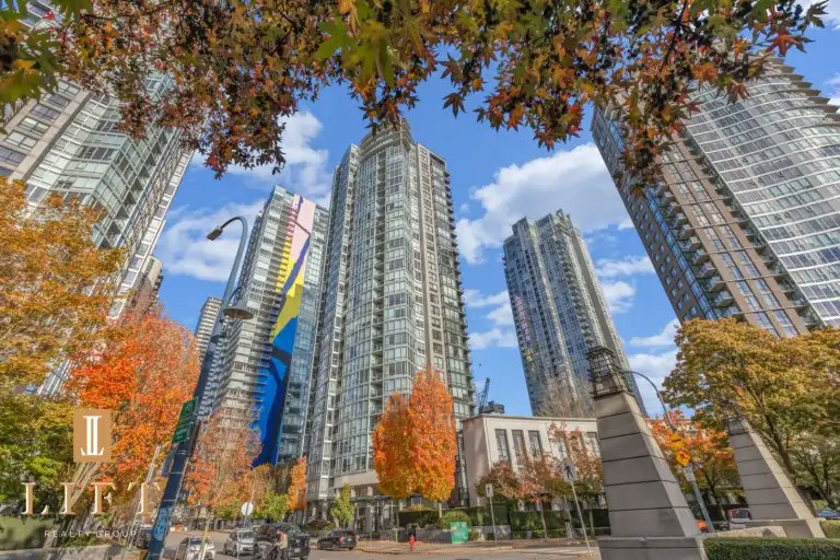 1438 Richards Street, Vancouver, BC, V6Z 3B8