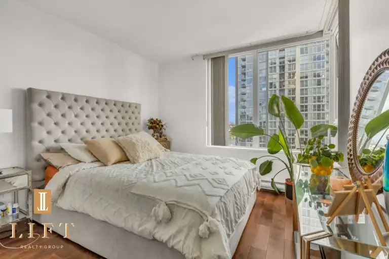 1438 Richards Street, Vancouver, BC, V6Z 3B8 - 2